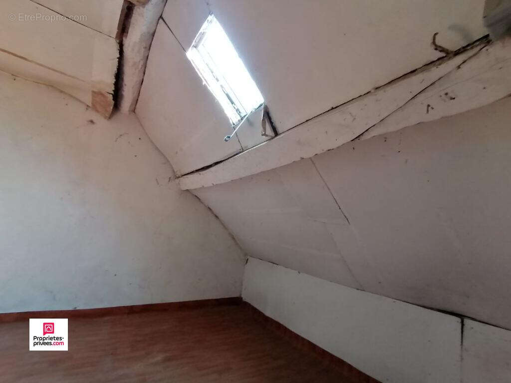 CARROUGES (61320) Maison de bourg, 4 pièces, 3 chambres , 75 m2 environ PRIX  35500  honoraires 12,70% inclus à la charge de l'a - photo 15