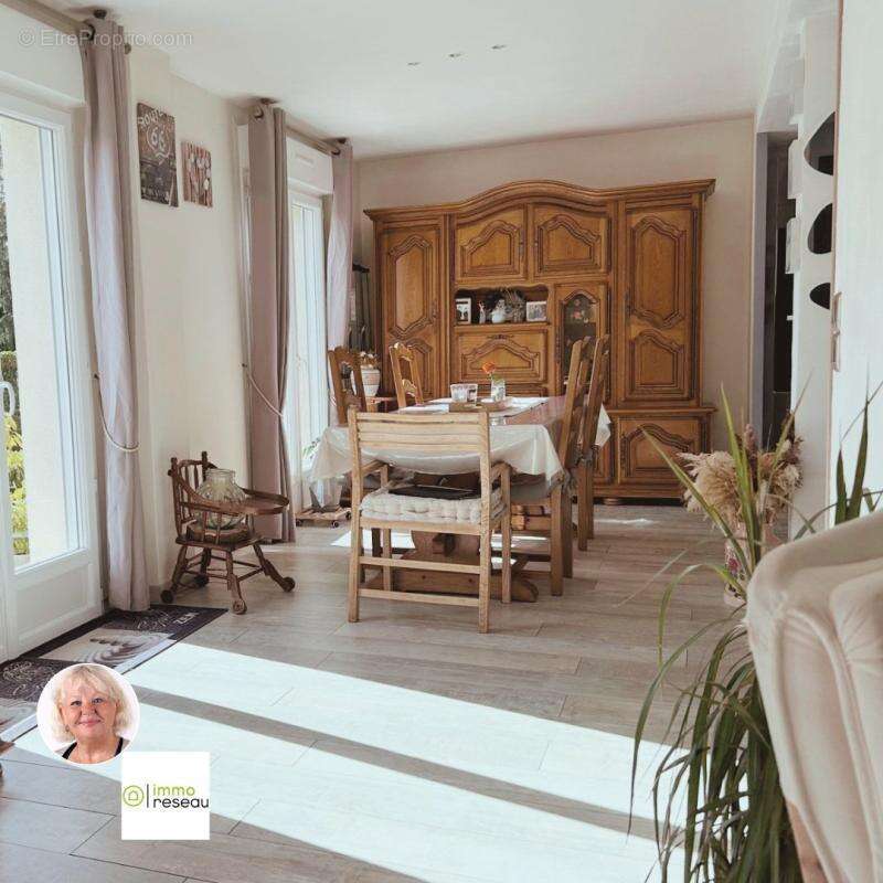 Maison à SAINT-HYMER