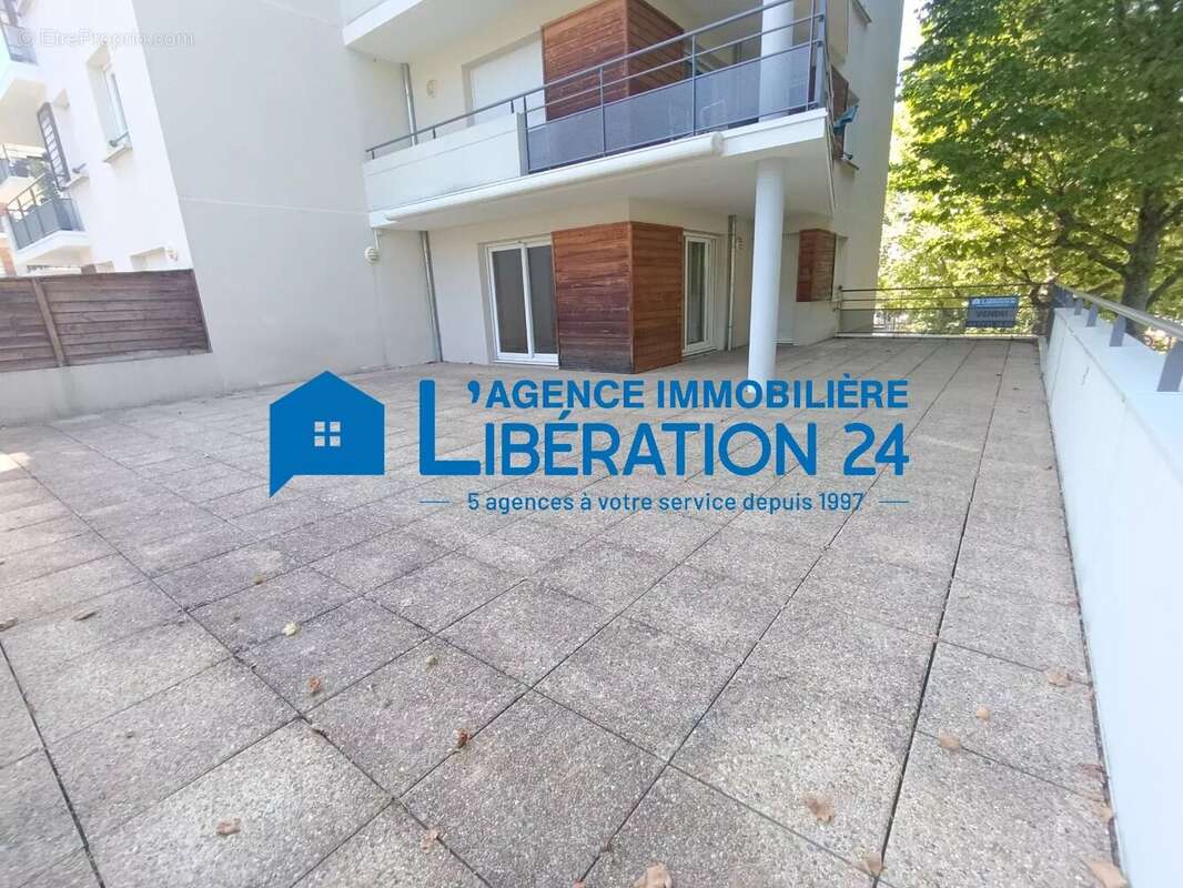 Appartement T3 avec Terrasse 103m² et Garage - photo 12