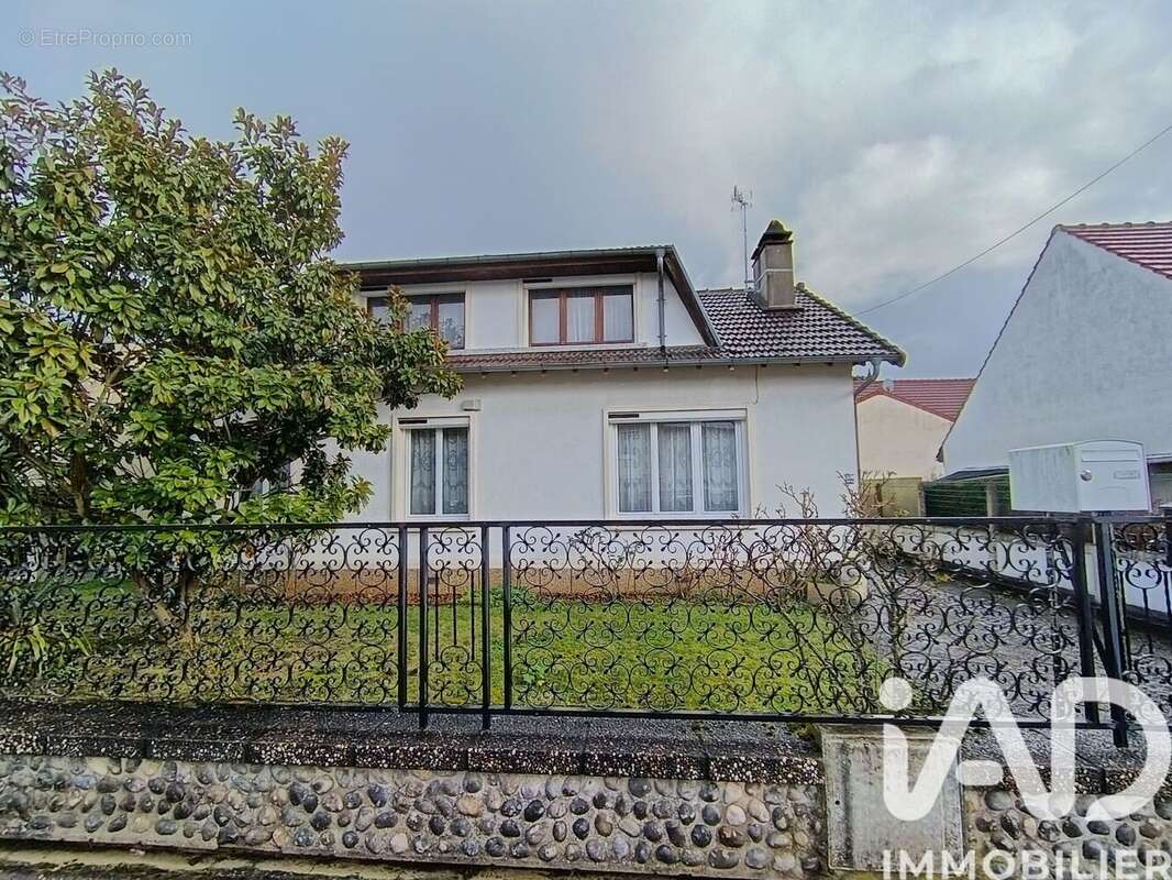 Photo 2 - Maison à COMBS-LA-VILLE