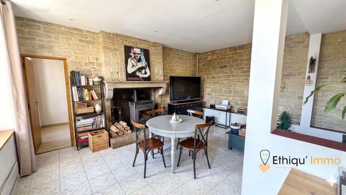 Maison à VERPILLIERES-SUR-OURCE
