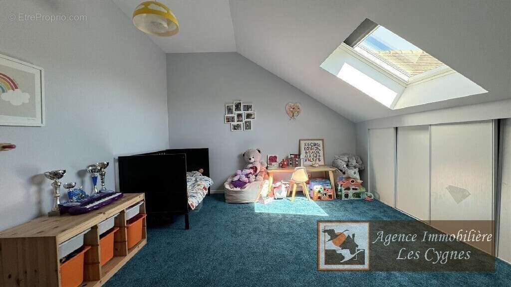 Maison à FONTAINE-LE-PORT