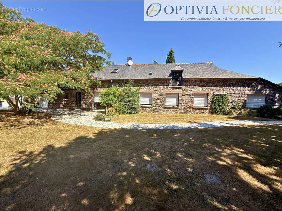 Propriété T7 395 m2 - 6 300 m2 de terrain - 5 garages - Piscine intérieure chauffée - photo 14