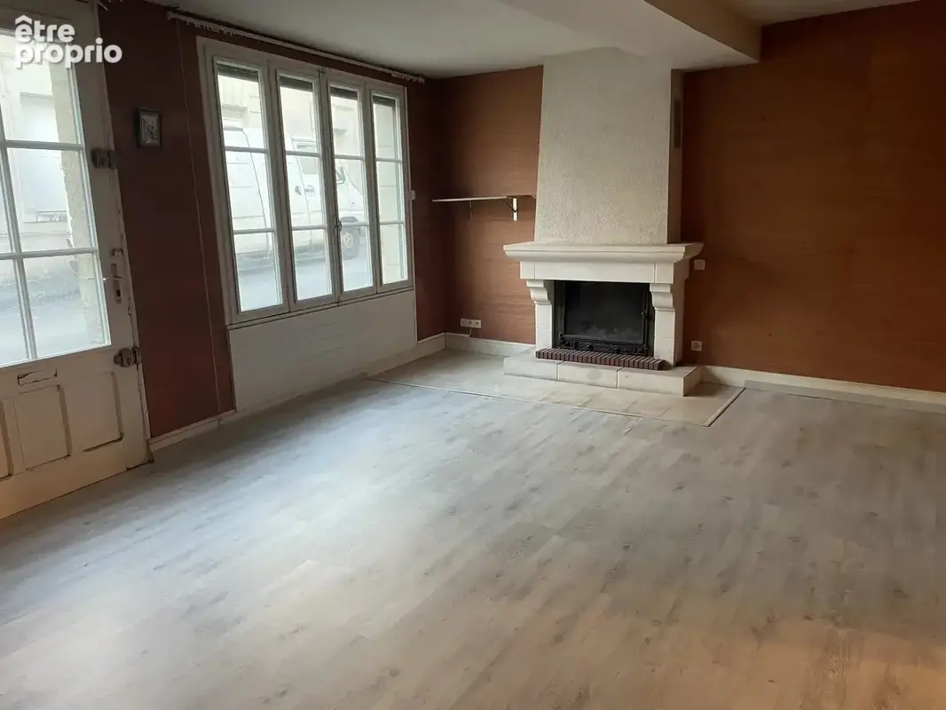 Entre doue et montreuil-bellay, maison de bourg - photo 1