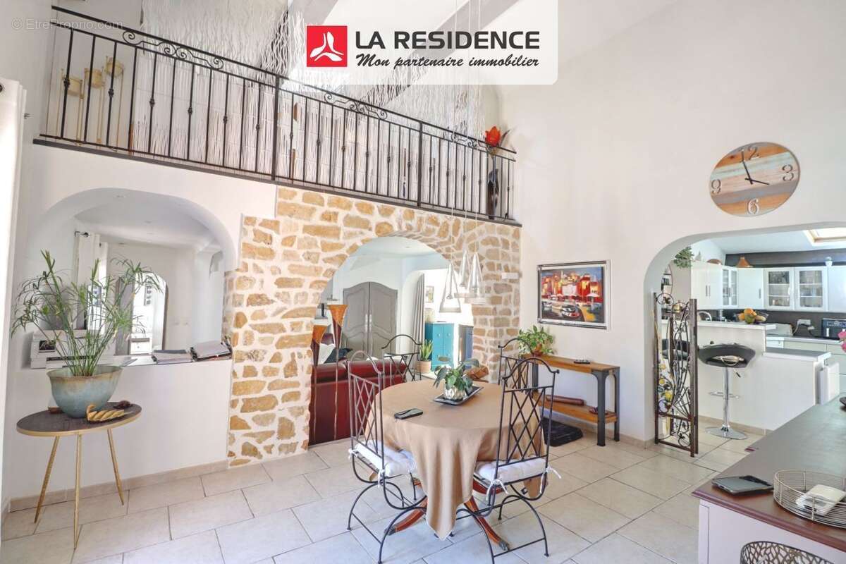 Maison 153 m² à Taradeau  - photo 6