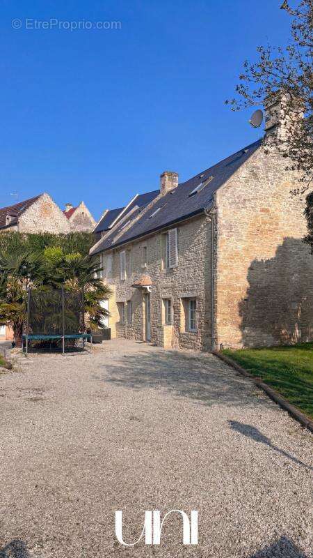 Maison à FONTAINE-HENRY