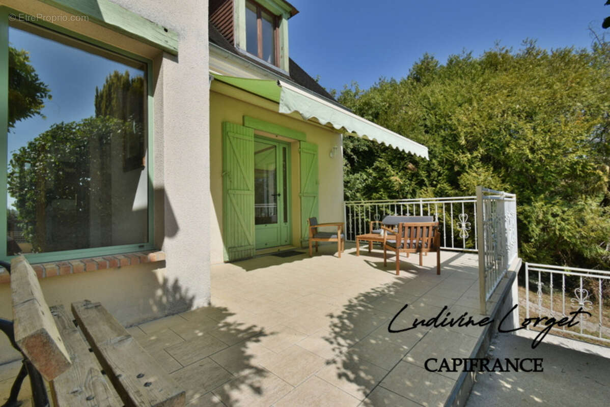 Maison à vendre à Château-Thierry (02) – 260 m² – 4 chambres + bureau – Sous-sol 70 m² – Terrasse 70 m² – Terrain clos 1 464 m²  - photo 11