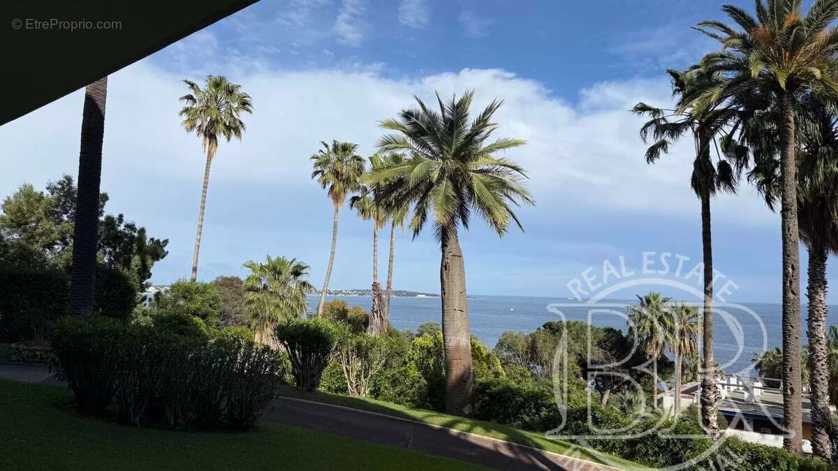 Appartement à VALLAURIS