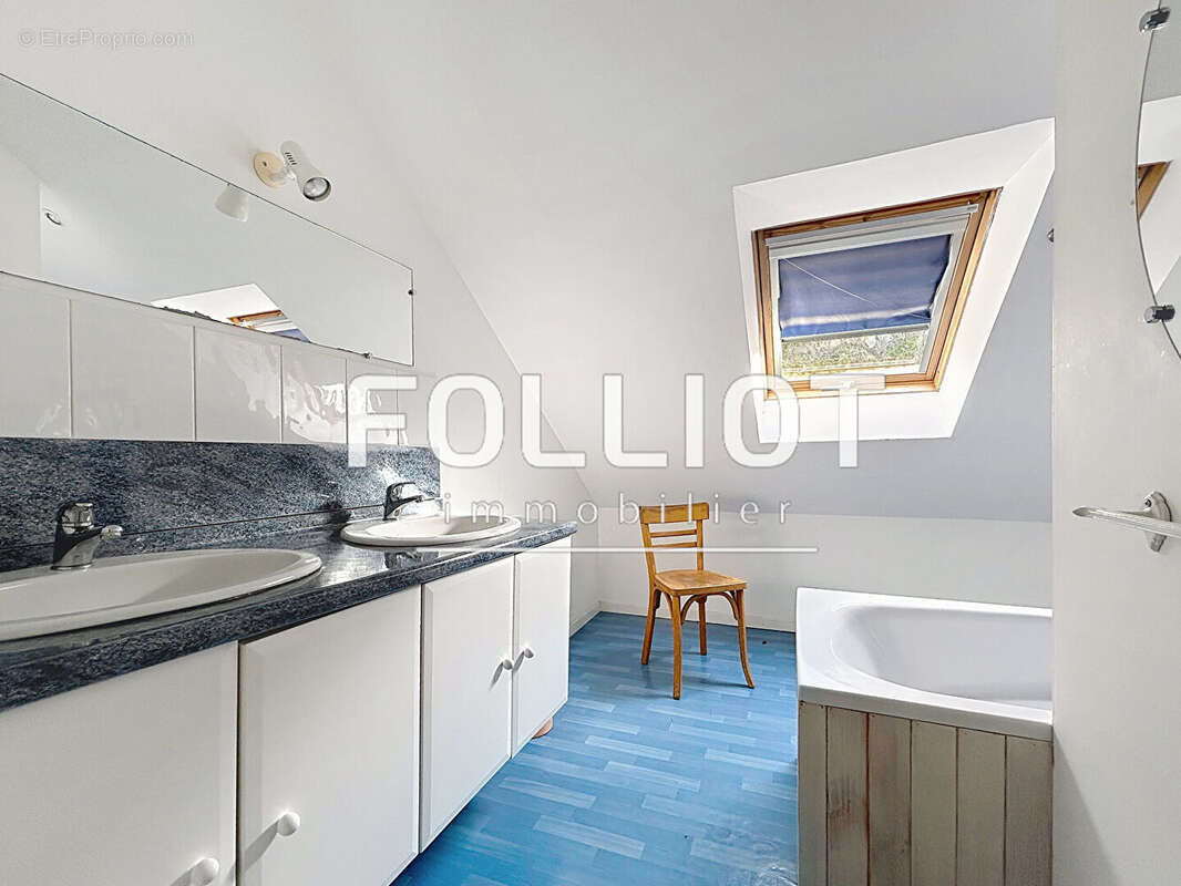 Maison à JULLOUVILLE