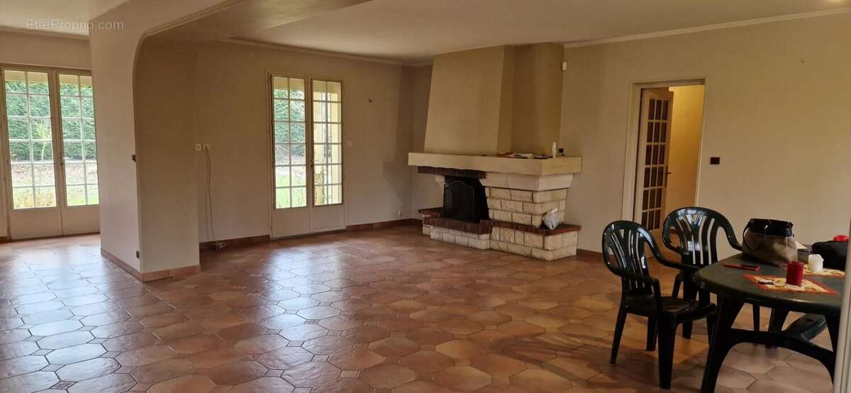 Maison à MERLIEUX-ET-FOUQUEROLLES