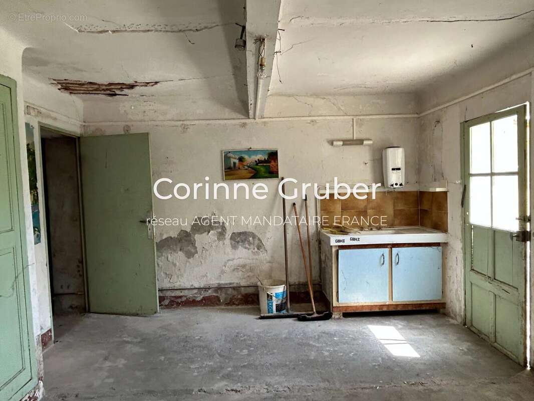 Exclusivité – digne appartement type 4 de 93 m², balcon, garage, cave, terrain et dépendance - photo 19