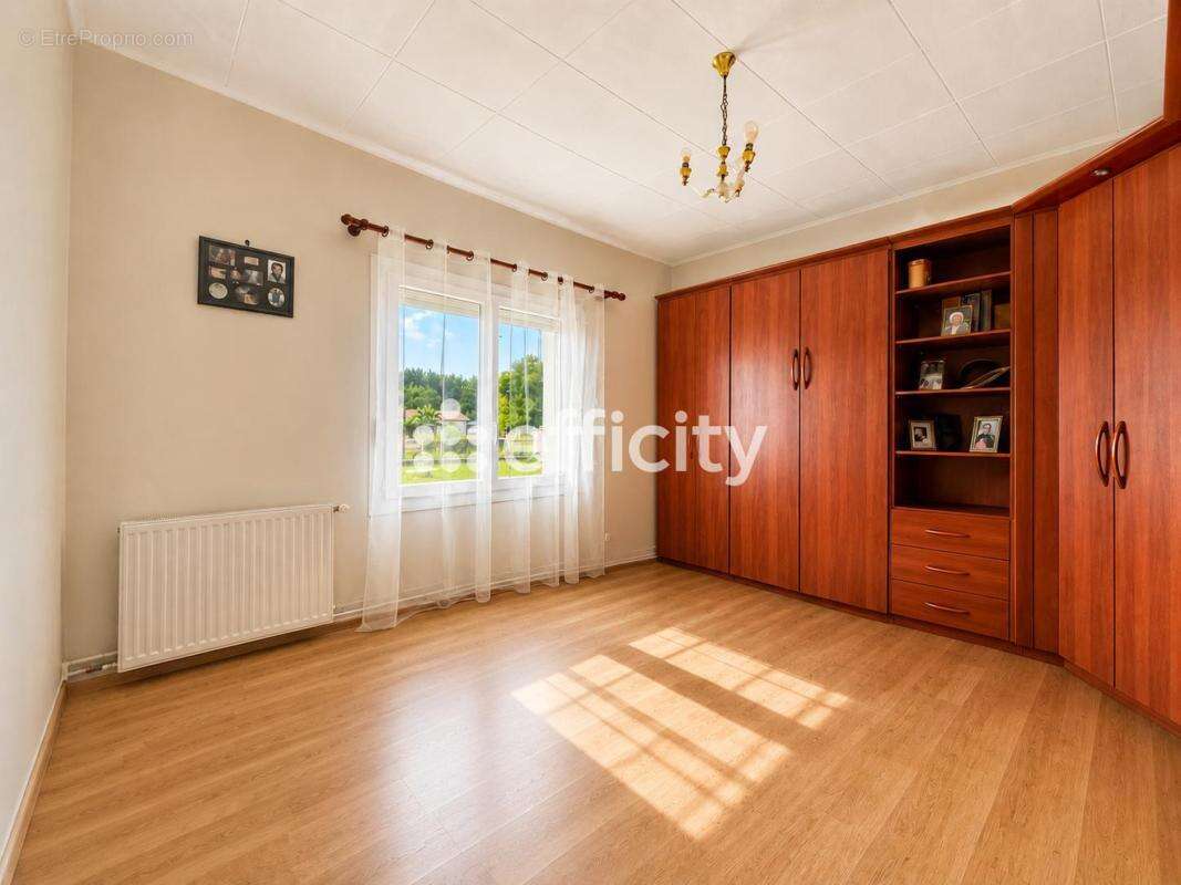 Maison 85 m² à Sainte-Helene  - photo 6