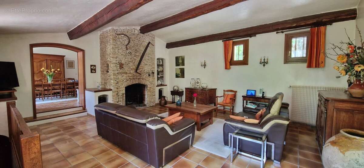 Maison à GREOLIERES