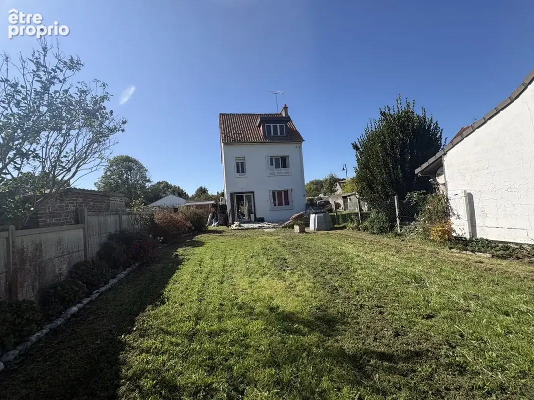 Maison à rénover - beau potentiel - photo 8