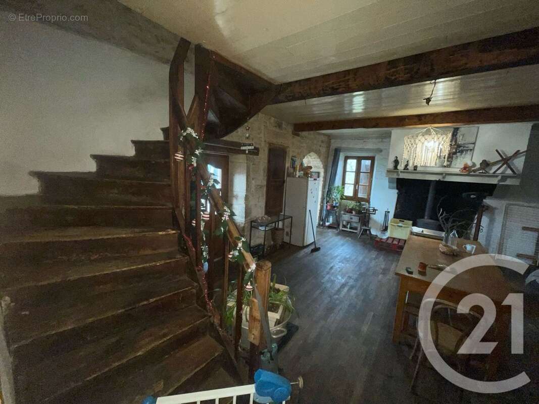 Maison à SAINT-ANTONIN-NOBLE-VAL