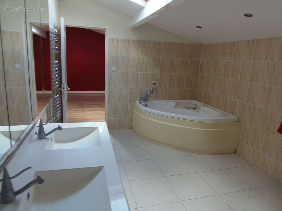 Maison à SAINT-FORT-SUR-GIRONDE