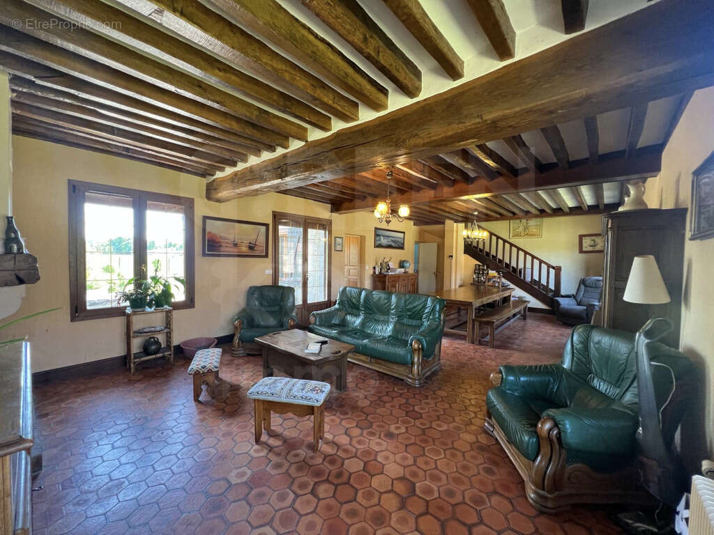Maison à LAVAU