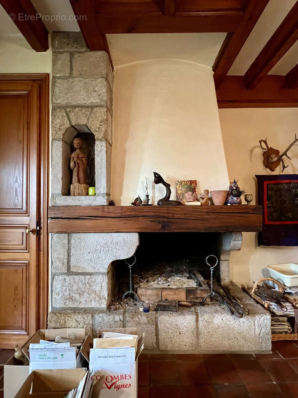 Maison à LA TOUR-EN-JAREZ