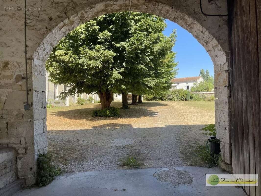 Appartement à AIGRE