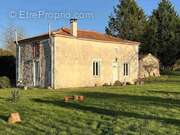 Maison à CONFOLENS