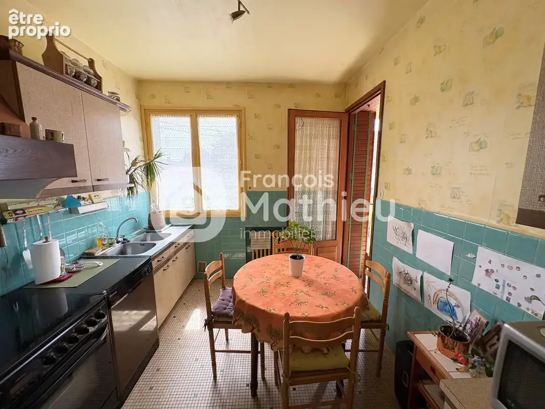 Villars les Dombes : Maison sur sous-sol complet 94m2 hab - 3ch - garage 41m2 - terrain 892m2 - photo 6