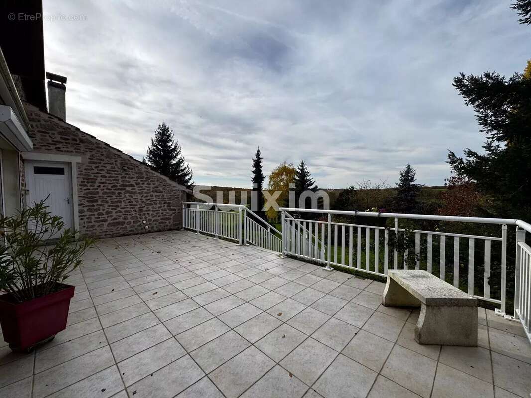 Maison à AVALLON