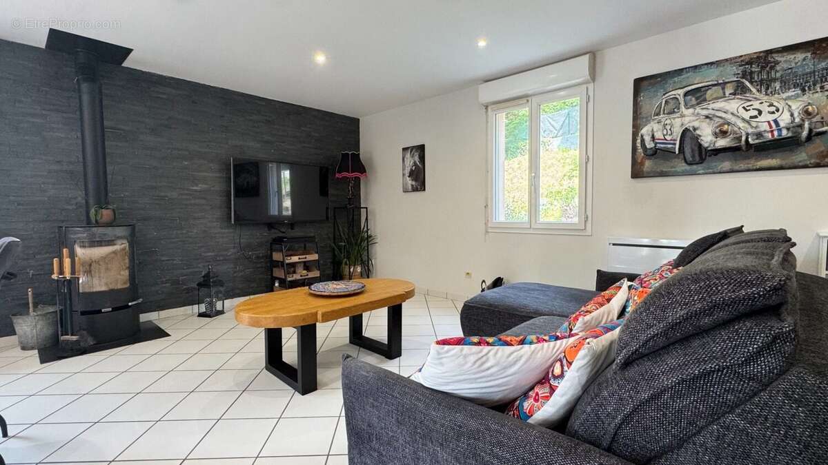 Maison 145 m² à Saint-Hilaire-De-La-Cote  - photo 3