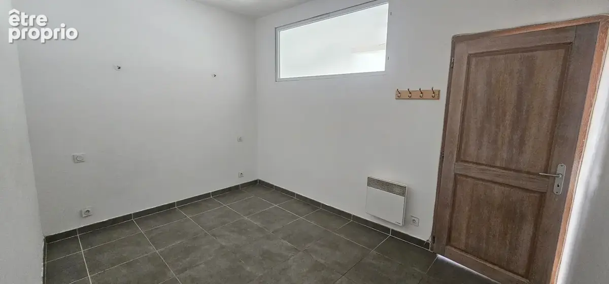 Bagnols-en-forêt   cœur du village   2 pièces 61,57 m2 + mezzanine 13 m2 - photo 5