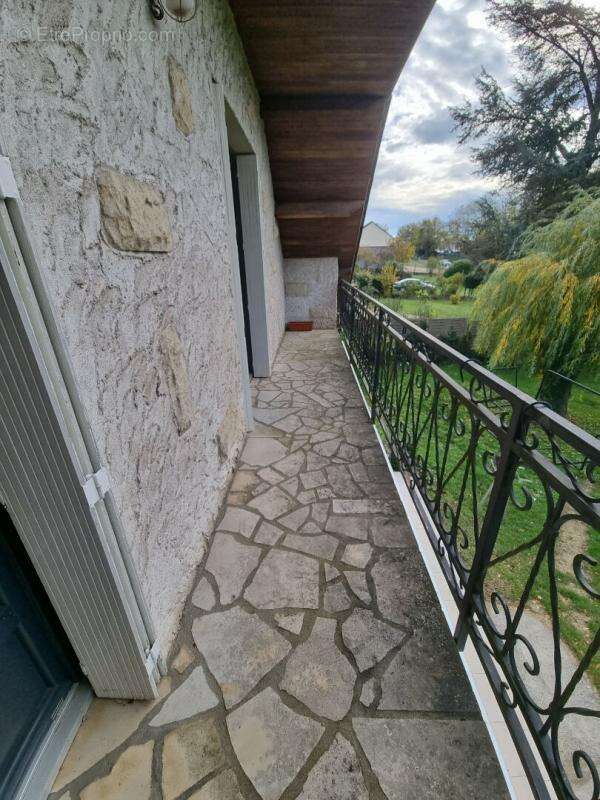 Maison à LES BORDES