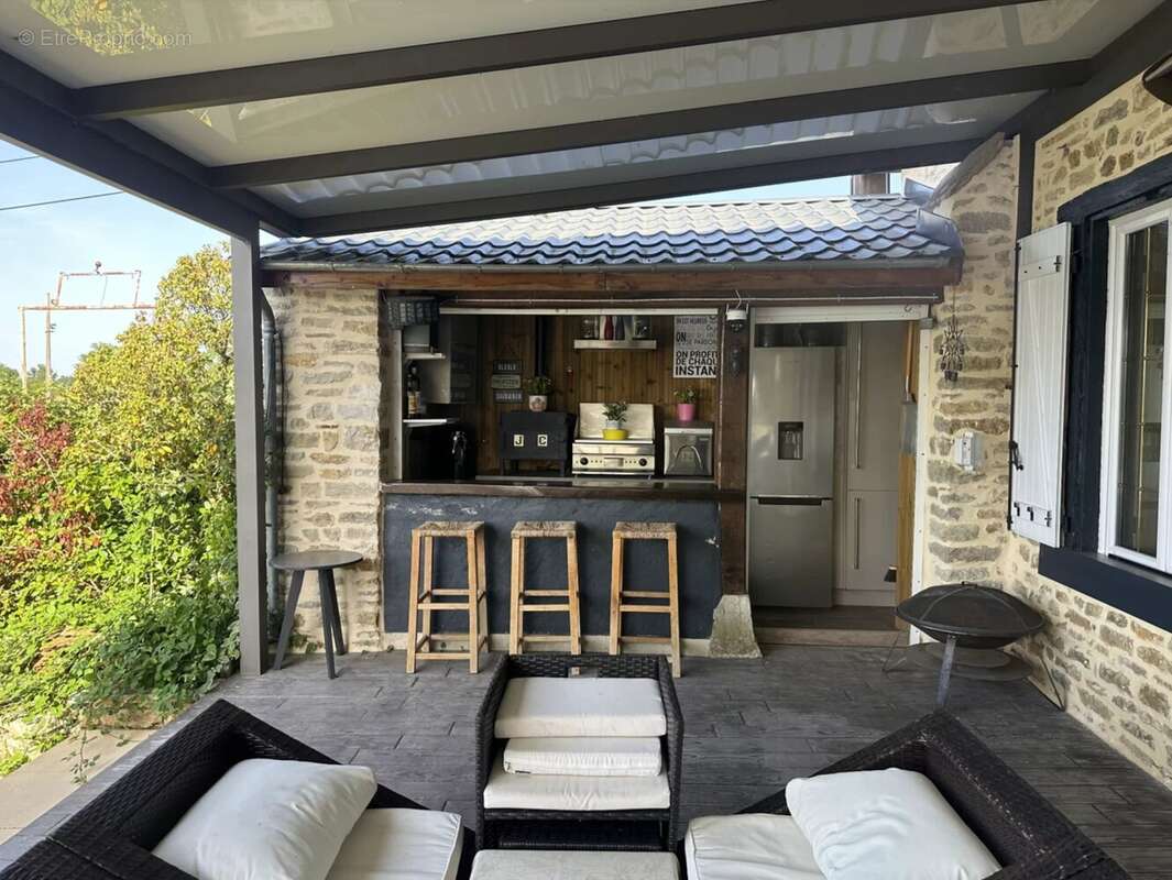 Propriété de charme en pierre avec pigeonnier, piscine et 4 hectares - photo 2