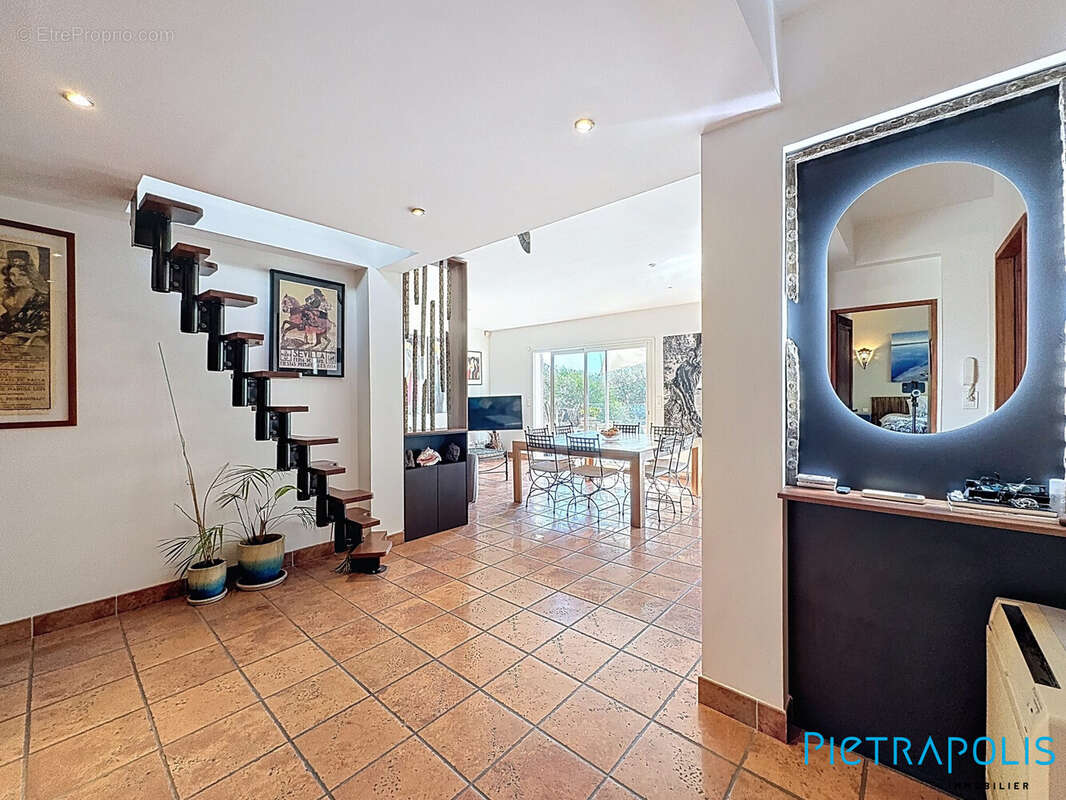 Maison 183 m² à Balaruc-Les-Bains  - photo 3
