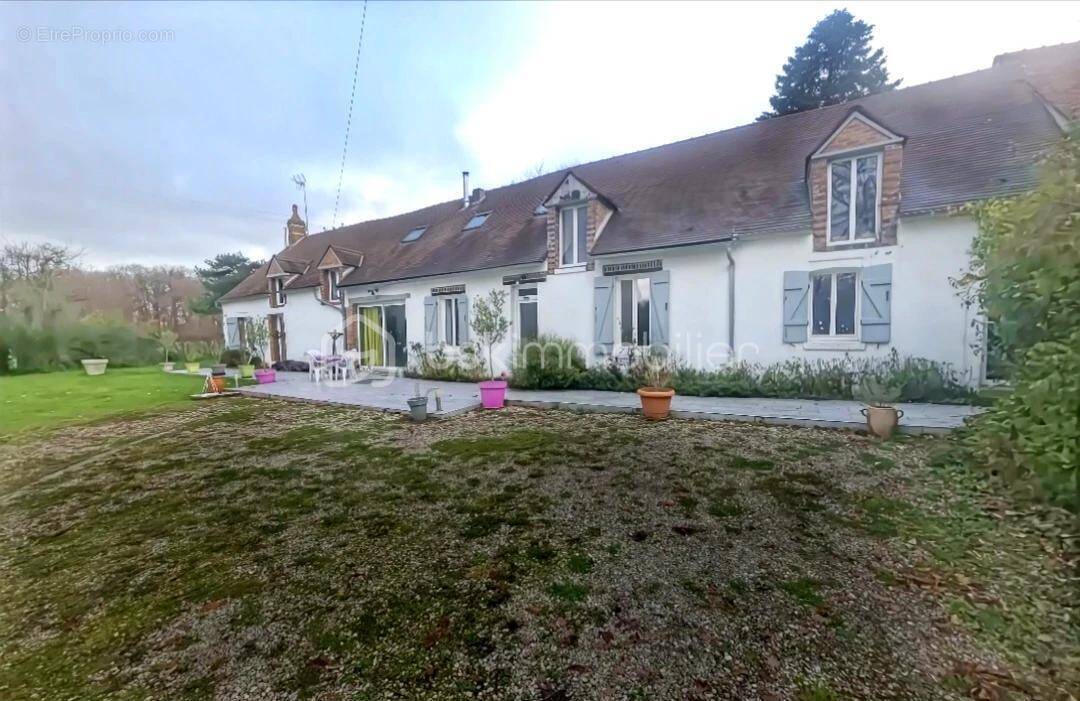 Maison à COURTEMAUX