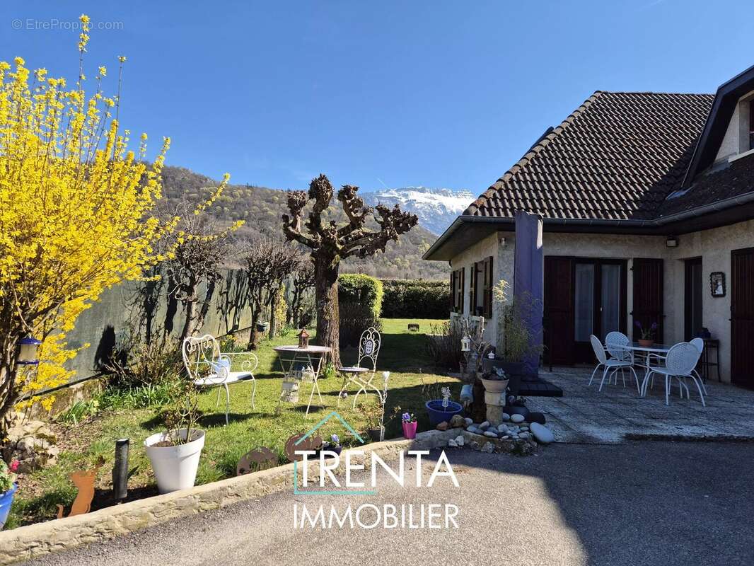 Maison à SAINT-ETIENNE-DE-CROSSEY