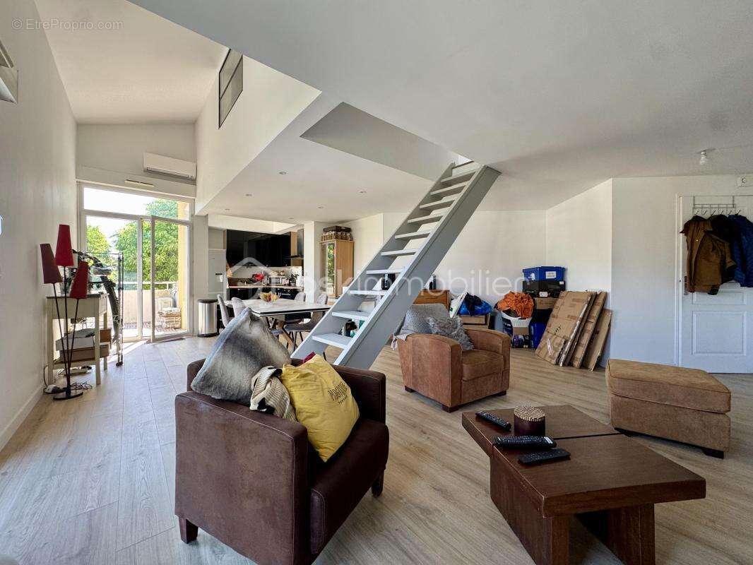Appartement à LATTES