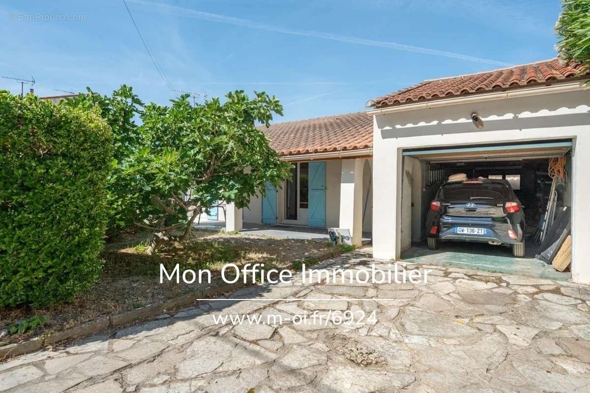Référence : 6924-YAN. - Maison 4 pièces + studio + garage - photo 2