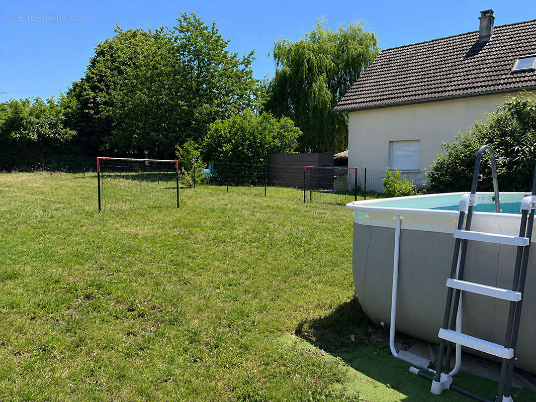 Maison à POUILLEY-LES-VIGNES