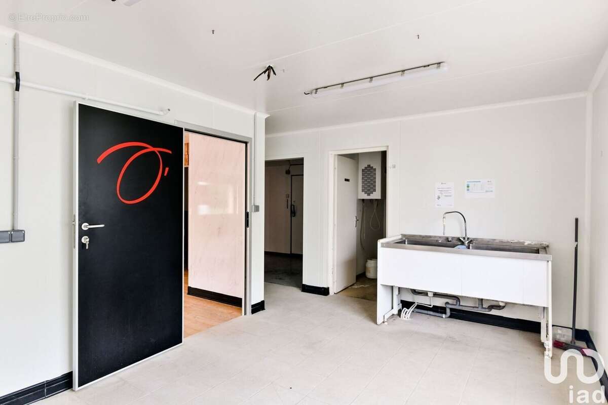 Photo 3 - Commerce à PRAHECQ