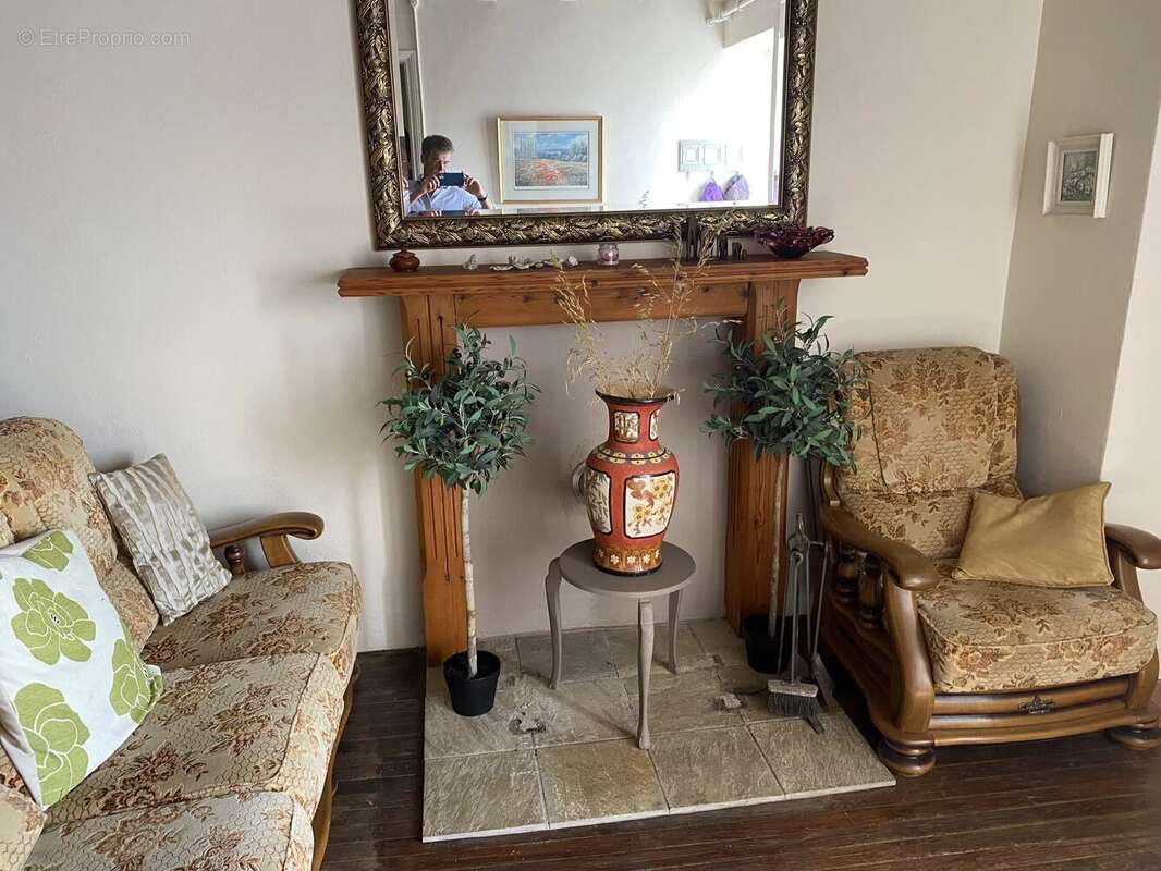 Maison à SALLES-LAVALETTE