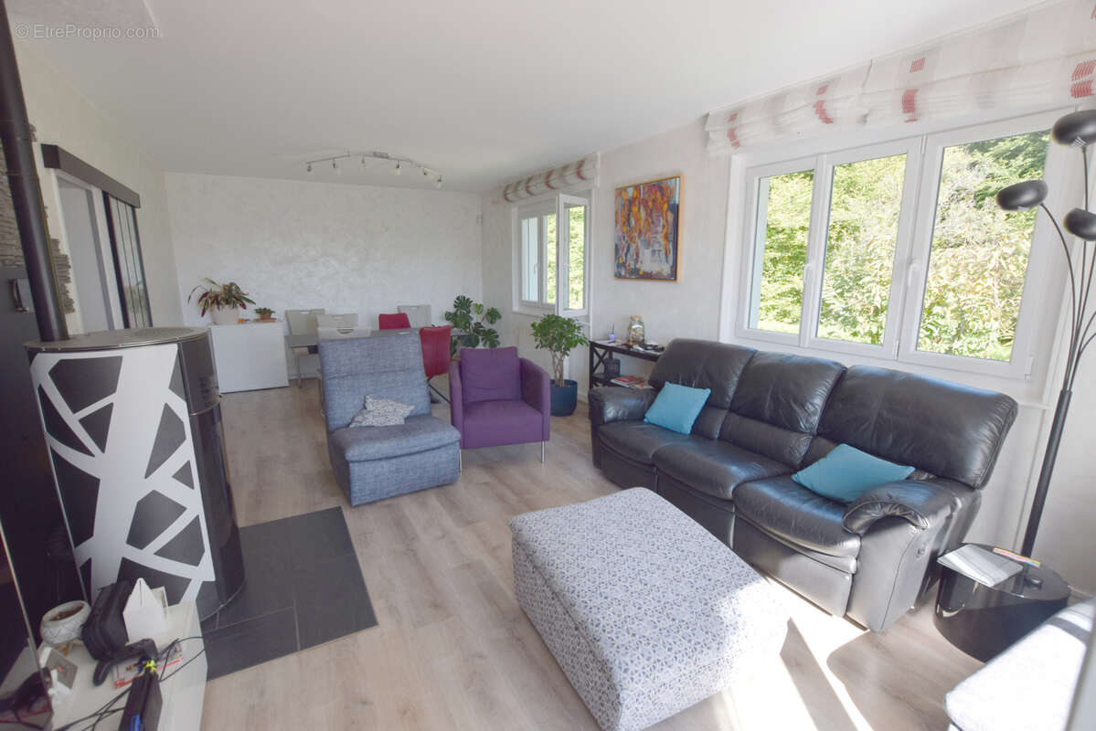 Maison à GRAND-CHARMONT