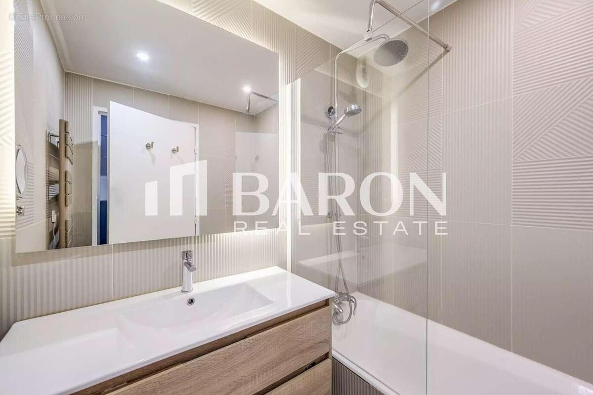 Appartement à LEVALLOIS-PERRET