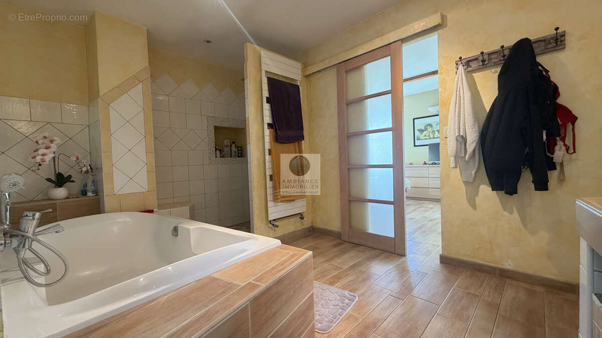 Maison à ETOILE-SUR-RHONE