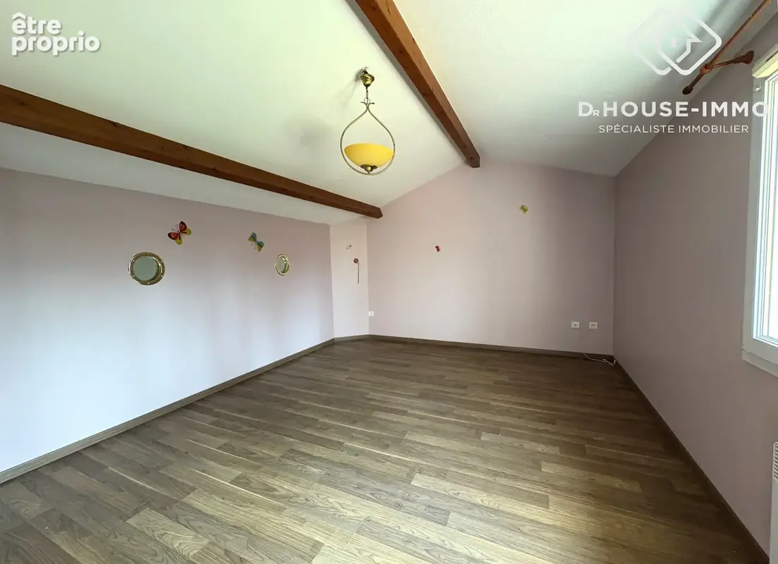 Maison 8 pièces 230 m² à vendre à Saint-Estephe (24360) - photo 27