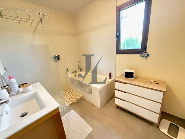 Maison à PORTES-LES-VALENCE