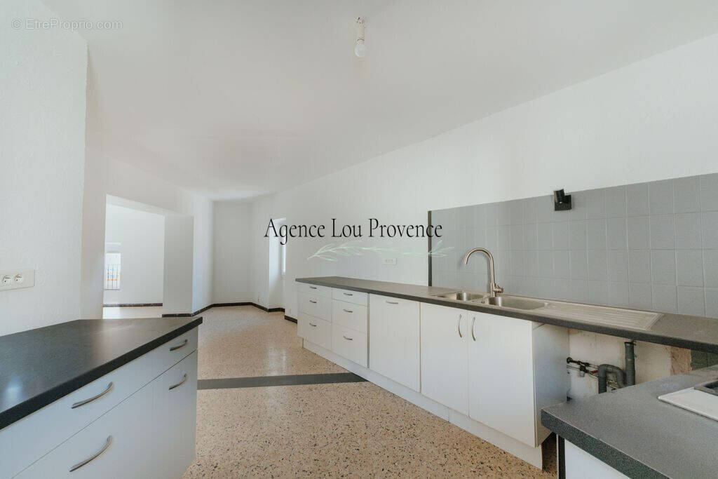 Appartement à EYGUIERES