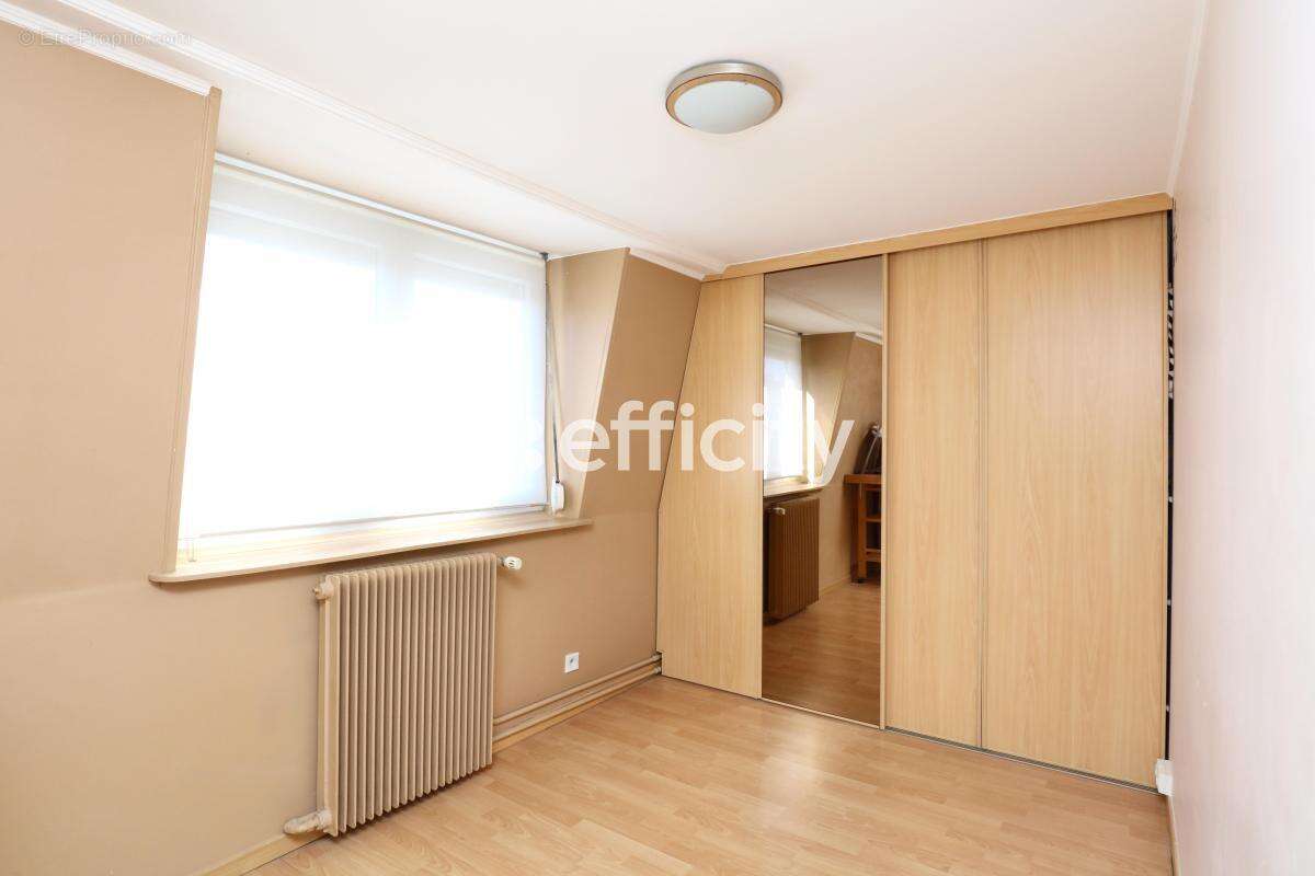 Maison 140 m² à Croix  - photo 17