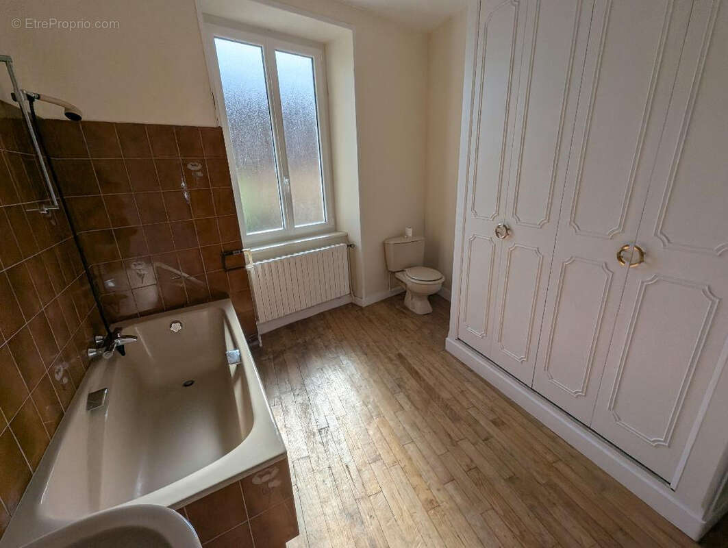 Maison à SAINT-YRIEIX-LA-PERCHE