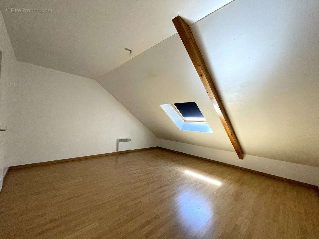 Maison à ONET-LE-CHATEAU