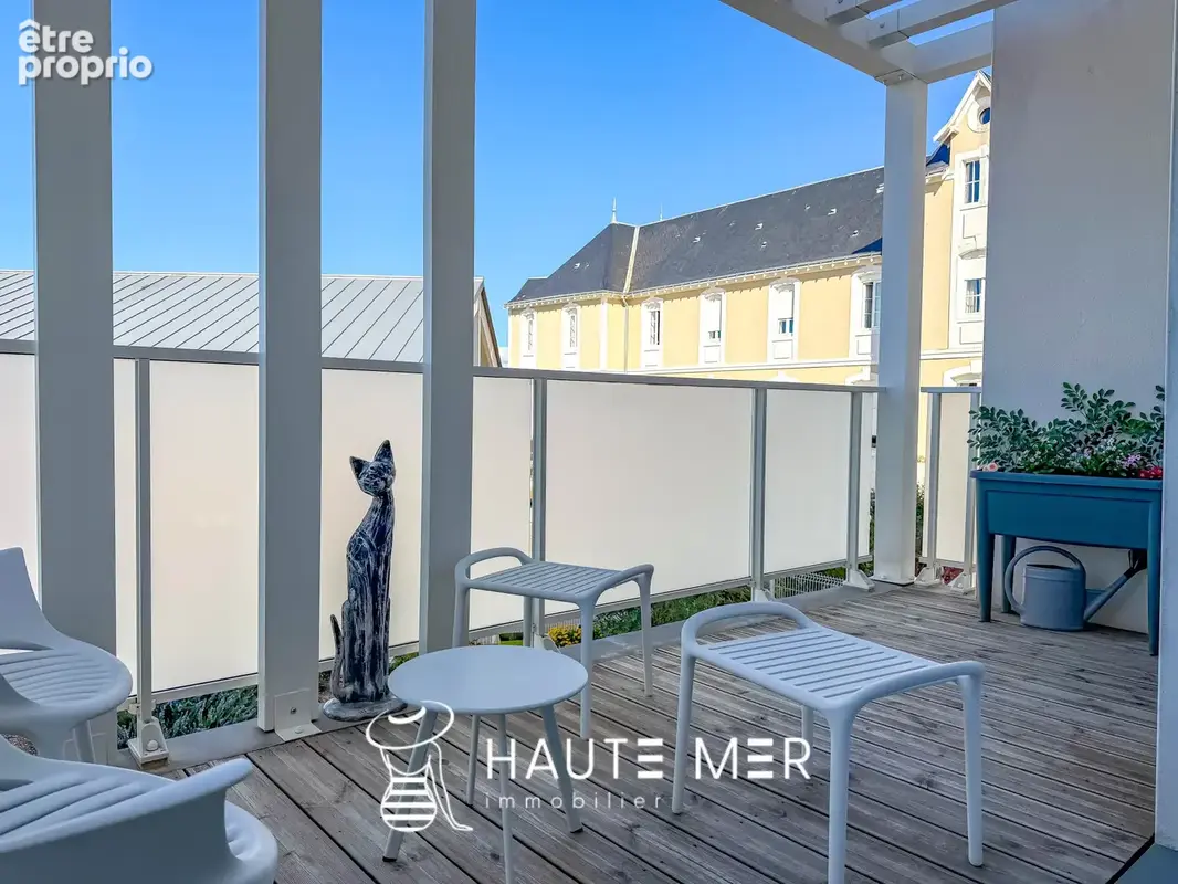 RÉGATE - Appartement T4 avec garage et parking aux Présidents - photo 3