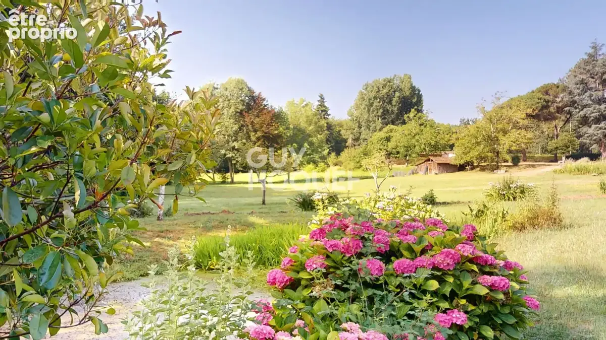 Maison à vendre 225 m2, dépendances et Parc - photo 2