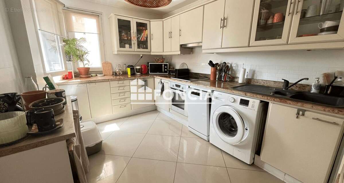 Appartement à FRESNES